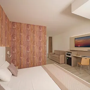 hotel-strand.hotelslidodijesolo.com/
